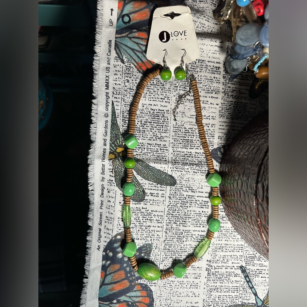 Wooden earrings and necklace setMust bundle! 3 for $10 or 4 for $15 etc